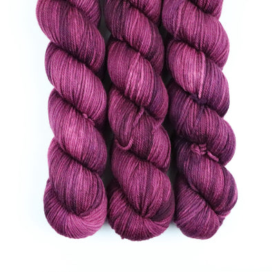 Electric Plum, Non-SW Merino yarn - worsted weight