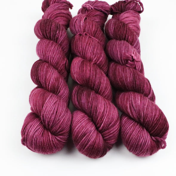 Plum Petals, SW Merino yarn - DK weight