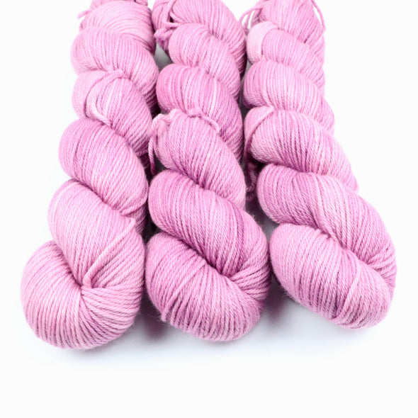 Soft Rosebud, Non-SW Merino yarn - worsted weight